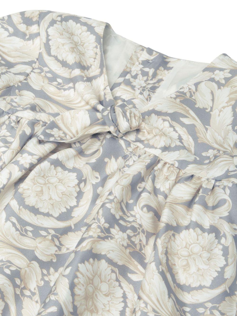 Abito per neonata Versace Kids grigio con stampa Barocco - Image 3