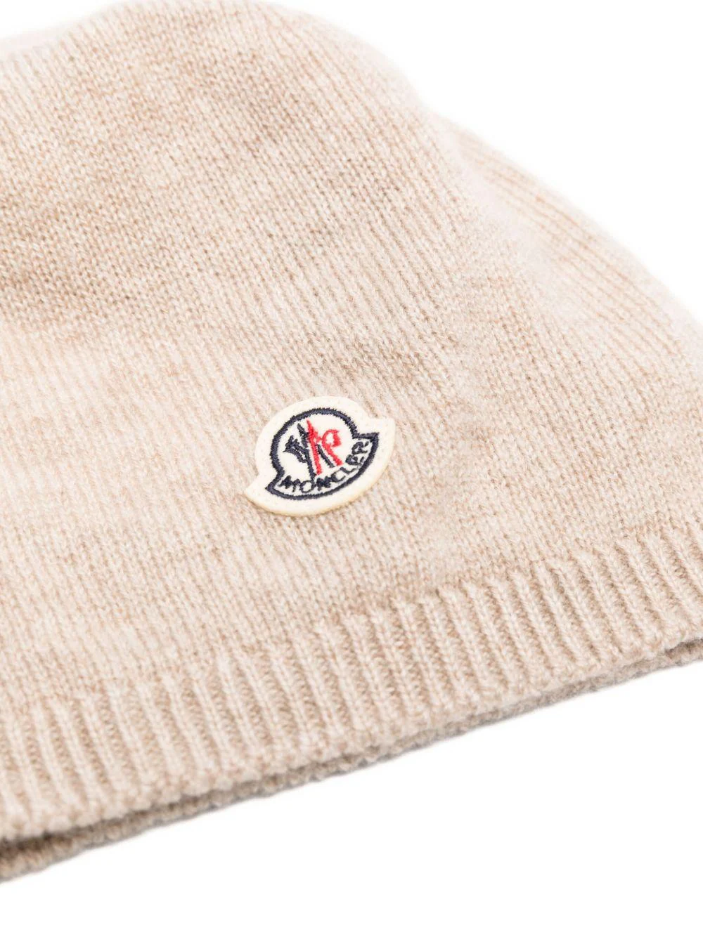 Berretto per neonati Moncler Enfant beige con toppa con logo - Image 2