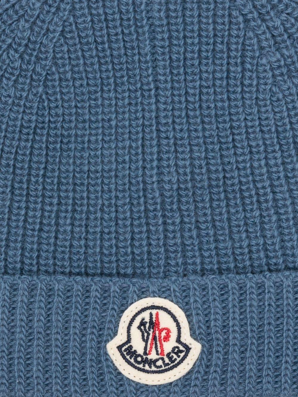 Berretto per neonati Moncler Enfant blu con lavorazione in maglia a coste - Image 3