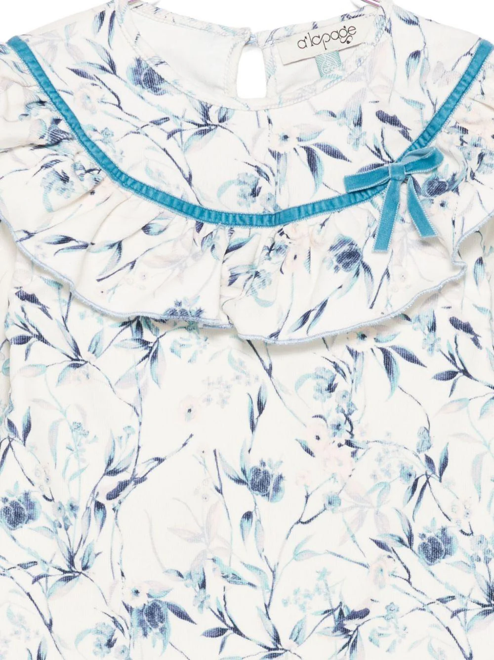Camicia per bambina A'lapage bianca con decorazioni floreali azzurre - Image 3