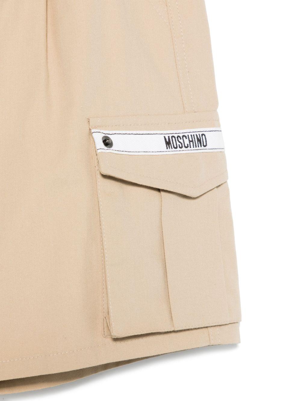 Cargo corti per neonato Moschino Kids beige con applicazione - Image 2