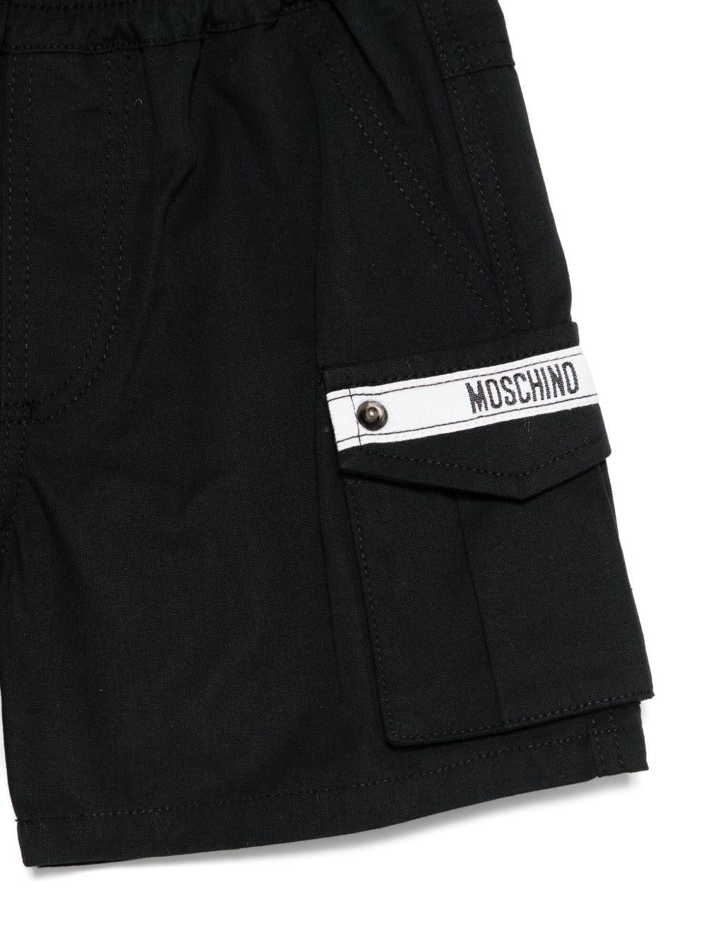 Cargo corti per neonato Moschino Kids nero con applicazione - Image 2