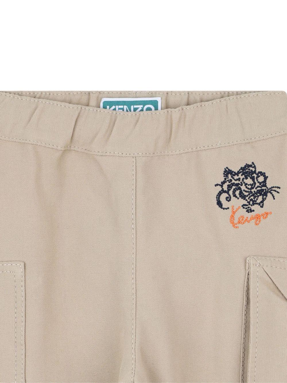 Cargo per neonato Kenzo Kids beige con logo ricamato - Image 3