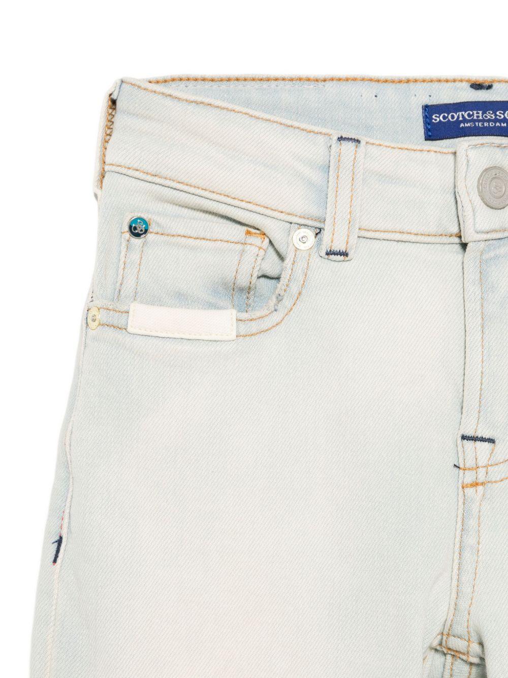 Jeans per bambina Scotch & Soda Kids azzurri con dettagli ricamati - Image 2