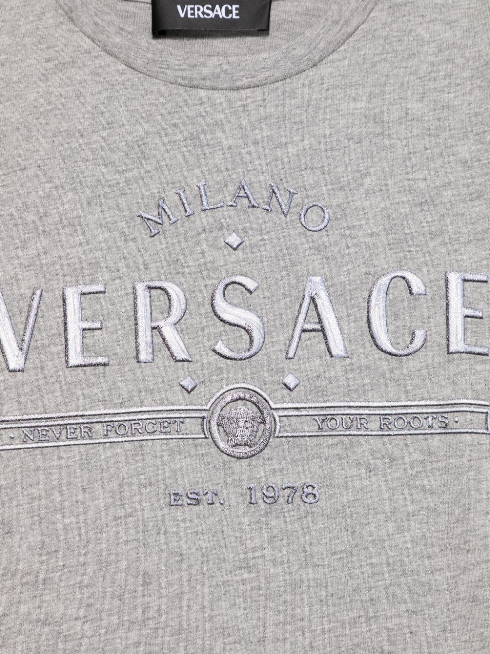 Maglietta con logo Versace per bambino Versace Kids grigio con girocollo - Image 3