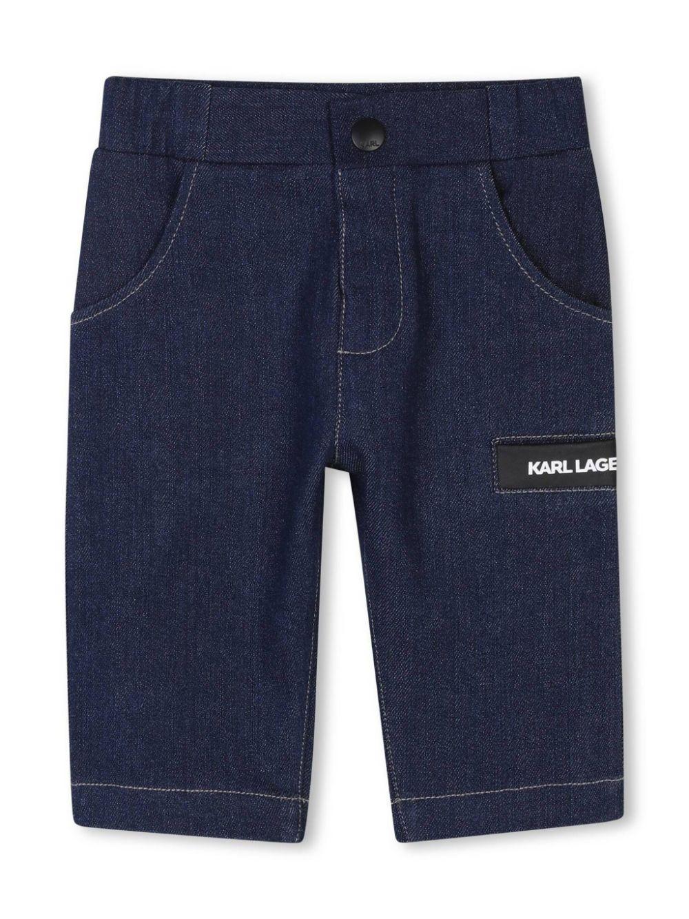 Set con pantaloni per neonato Karl Lagerfeld Kids bianco con motivo Ikonik Karl - Image 6