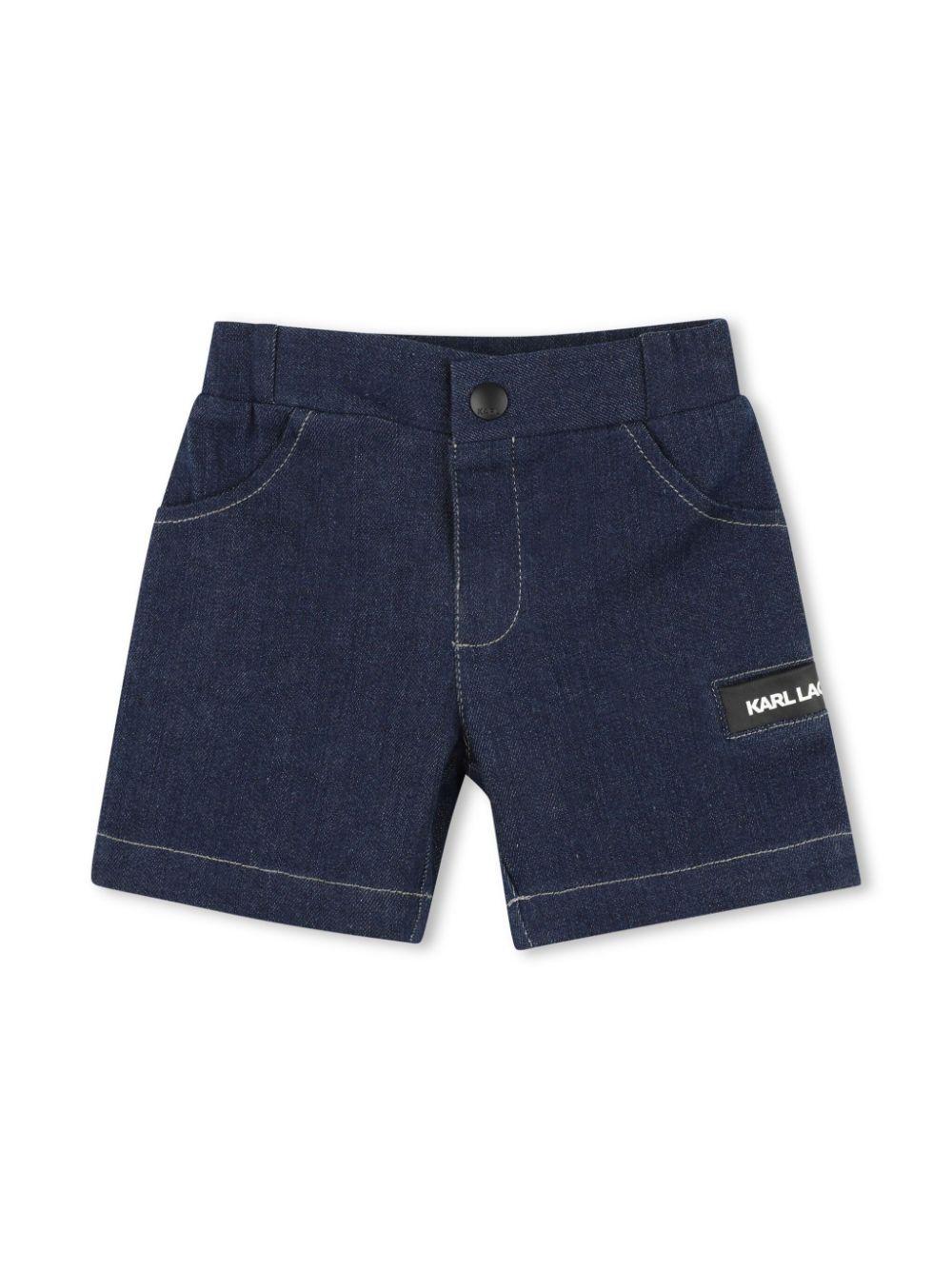 Set con shorts per neonato Karl Lagerfeld Kids blu con motivo Ikonik Karl - Image 6