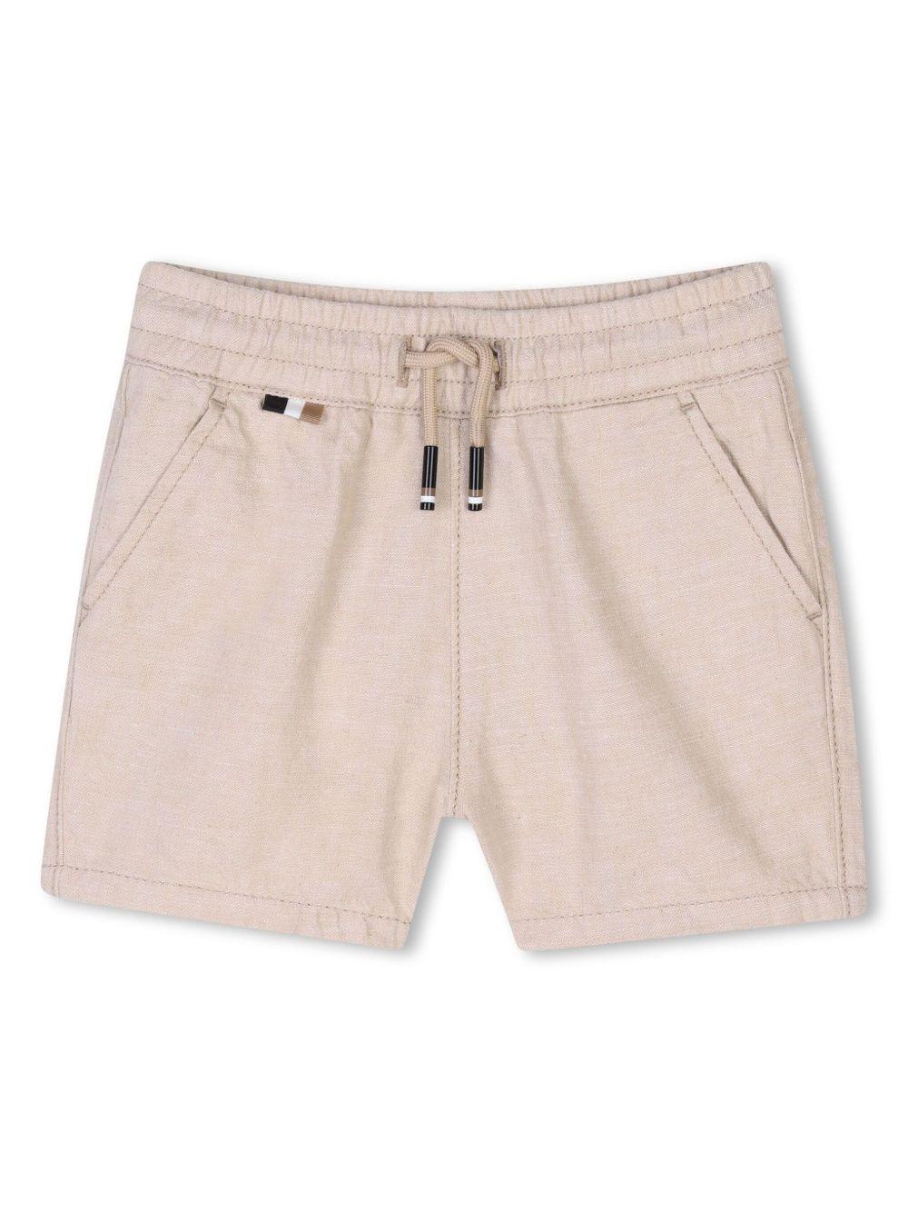 Shorts con ricamo per neonato BOSS Kidswear beige con logo sul retro