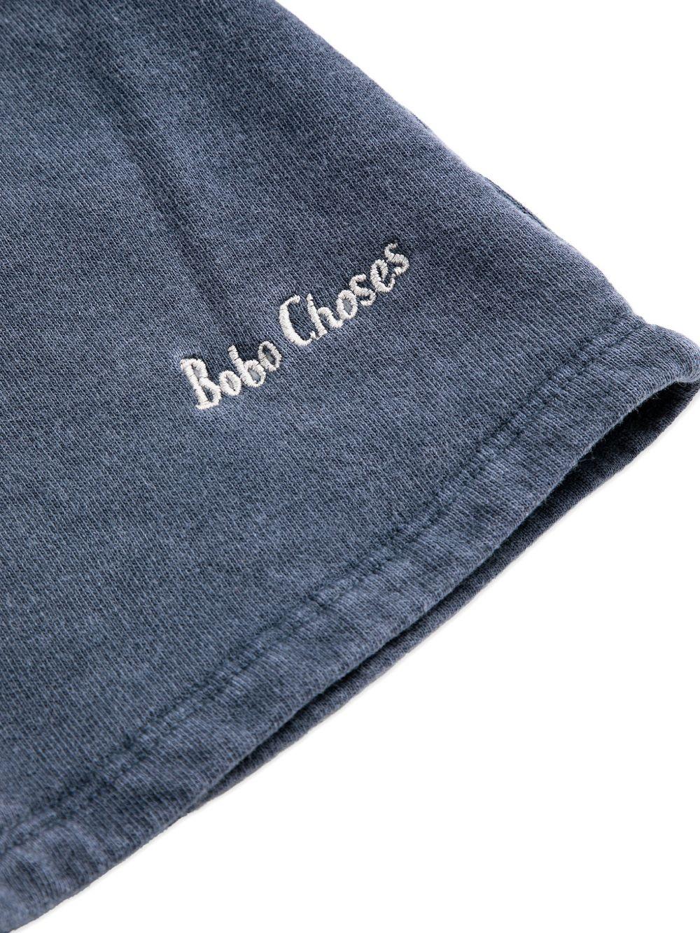 Shorts per bambino Bobo Choses blu con logo ricamato sul davanti - Image 4