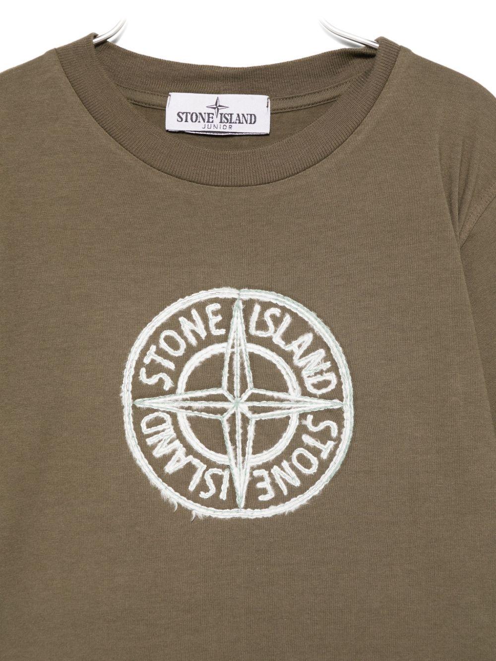 T-shirt per bambino Stone Island Junior verde con caratteristico logo sul davanti - Image 3